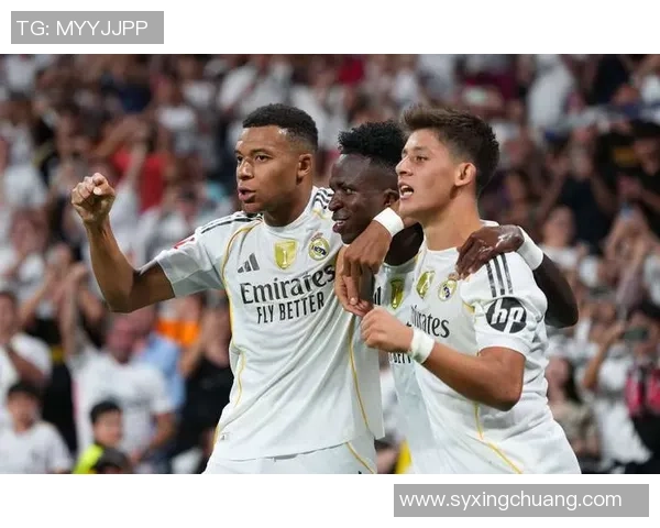 皇马足球巨星齐聚一堂 共谱辉煌新篇章